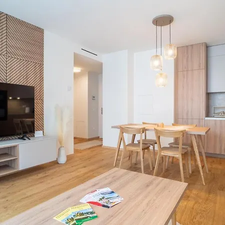 Elegant 2-bedroom * 브라티슬라바