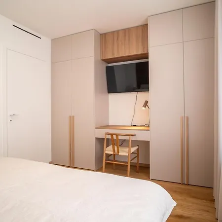 Elegant 2-bedroom Apartman